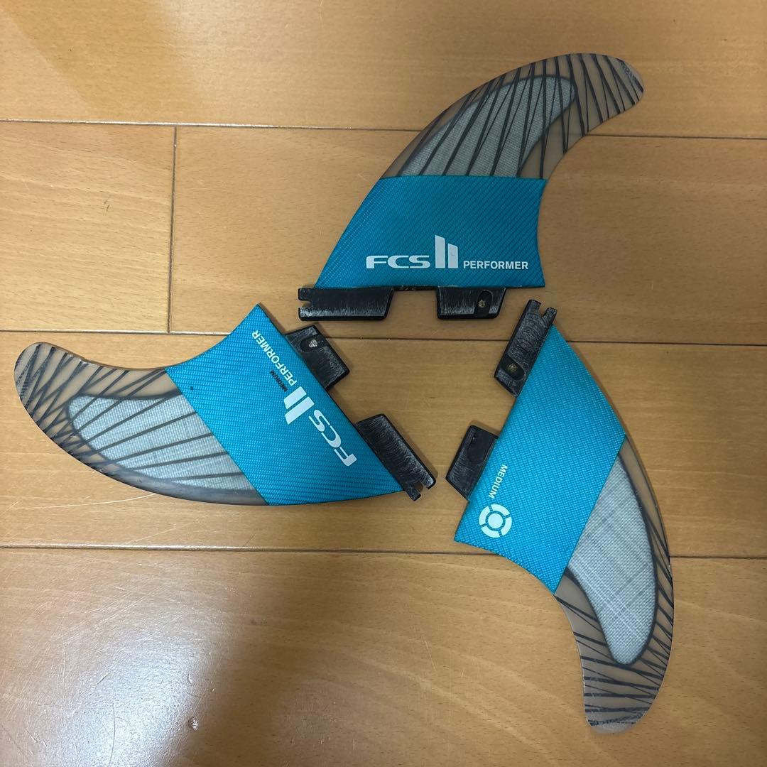 J*N様 美品　FCS2 PERFORMER M サーフボード　トライフィン　3
