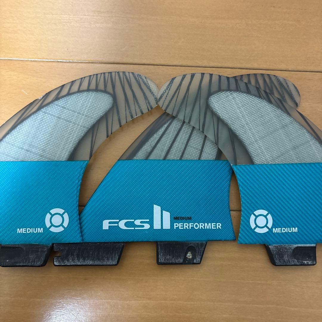 J*N様 美品　FCS2 PERFORMER M サーフボード　トライフィン　3
