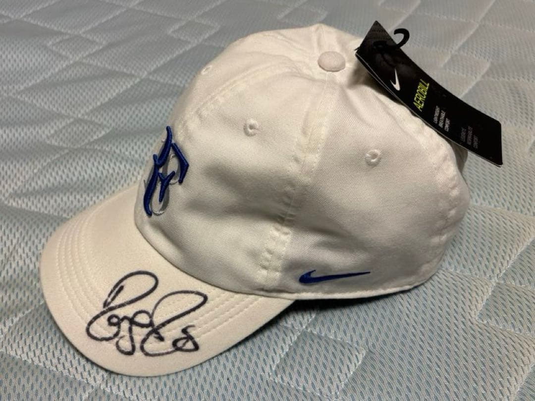 NIKE RF Autograph CAP GS18勝記念 フェデラー直筆サイン