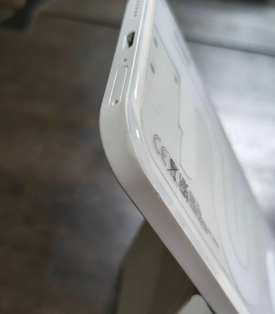 ​【動作良好】Nothing Phone (2a) 128GB ミルク