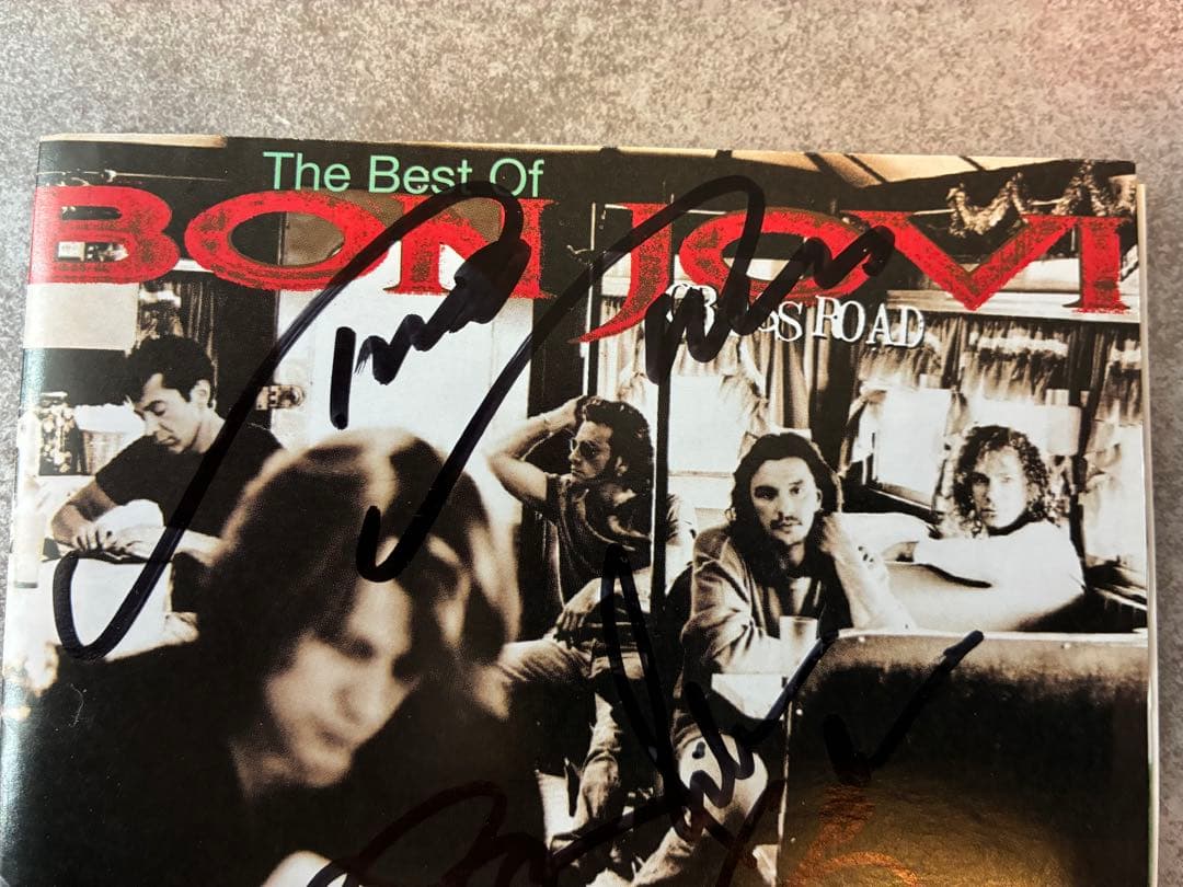 BON JOVI The Best Of 「クロスロード」直筆サイン入り
