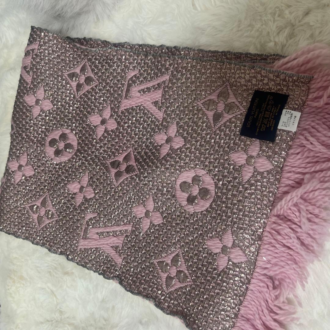 LOUIS VUITTON マフラー　ピンク