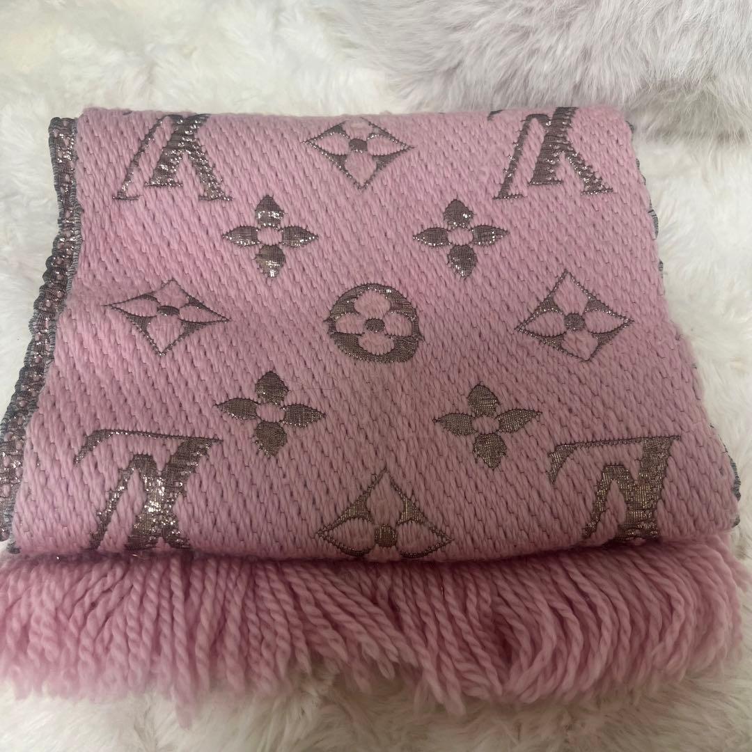 LOUIS VUITTON マフラー　ピンク