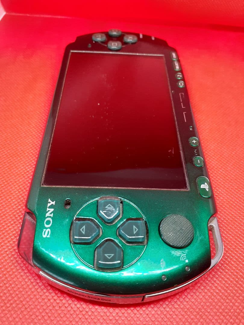 【SONY】動作品 PSP3000 グリーン SONY メモリーカード2G