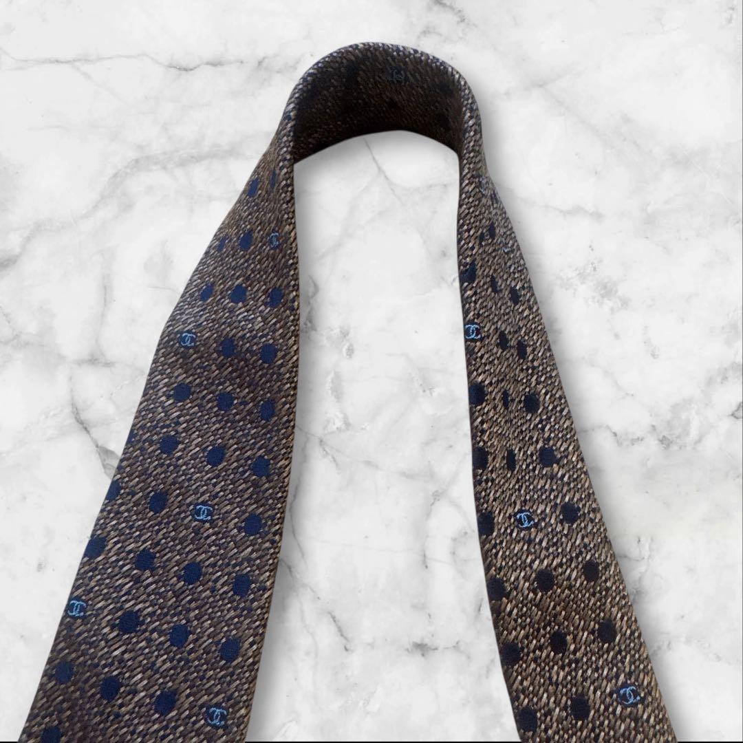 【未使用に近い】CHANEL ネクタイ ドット柄 ブラウン　ココマーク