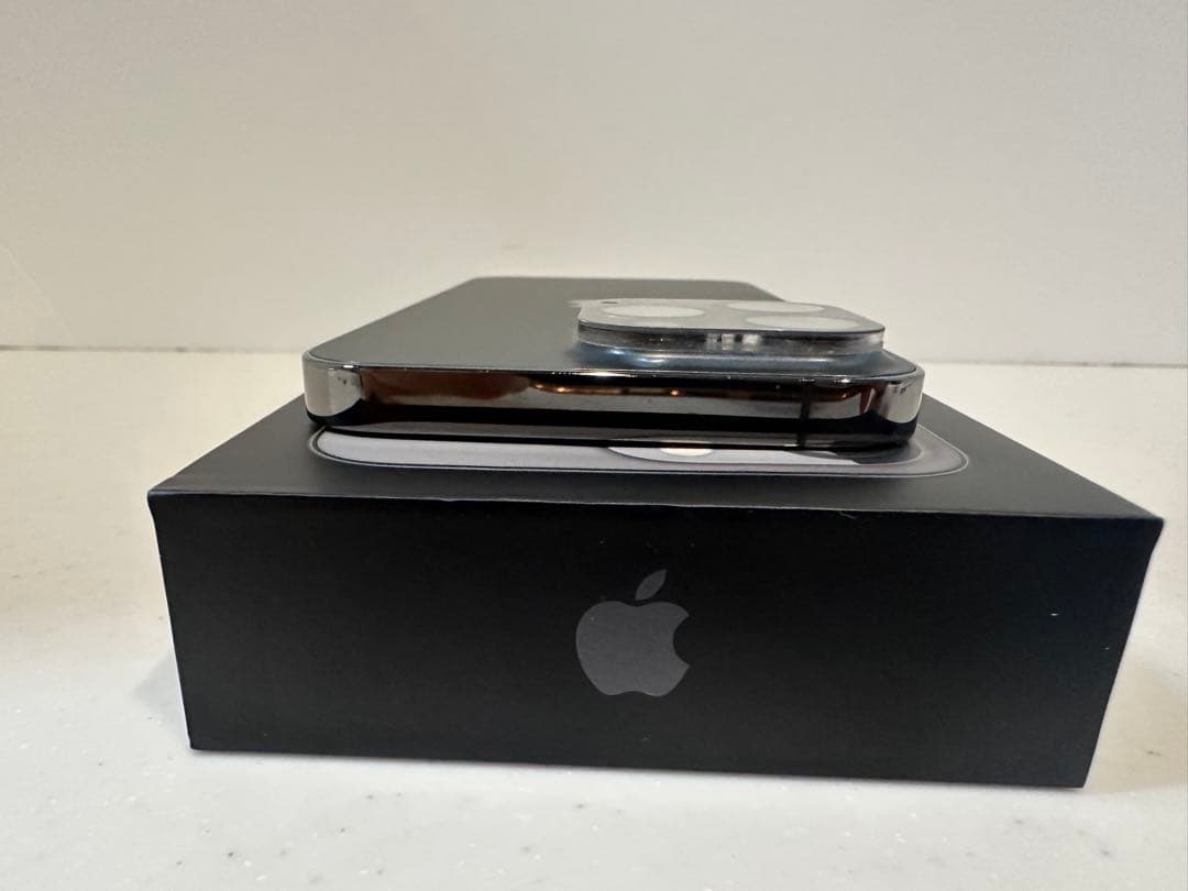 iPhone13 Pro 256GB 本体　SIMフリー　バッテリー良好