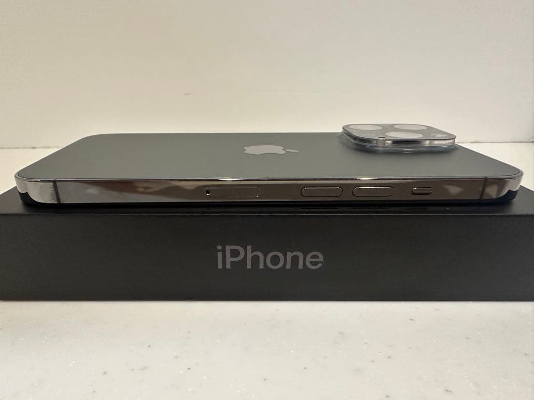 iPhone13 Pro 256GB 本体　SIMフリー　バッテリー良好