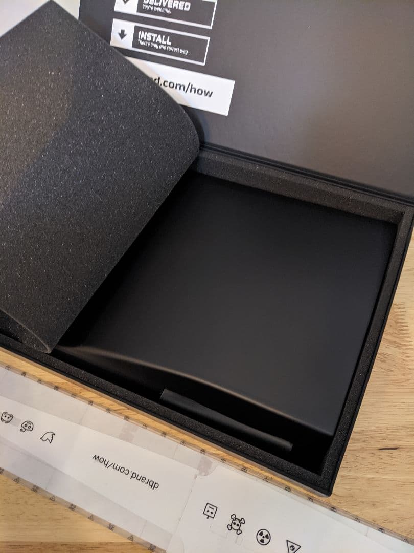 ps5  dbrand　フェイスプレート＋センタースキン