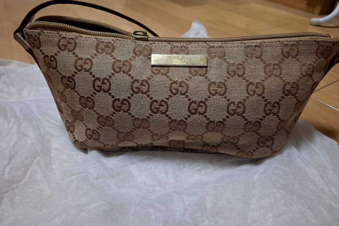 GUCCI ★アクセサリーポーチベージュ GGパターン ショルダーバッグ