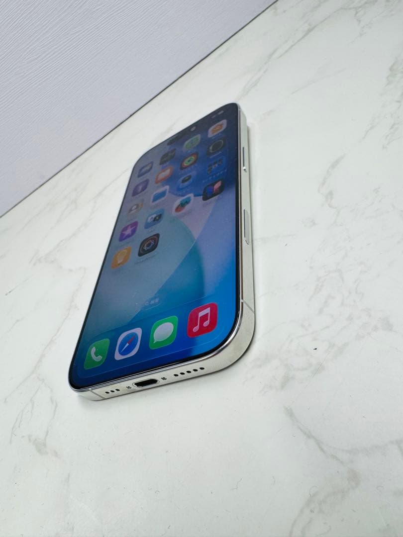 美品　iPhone 16 Pro 256GB MYN13J/A SIMフリー