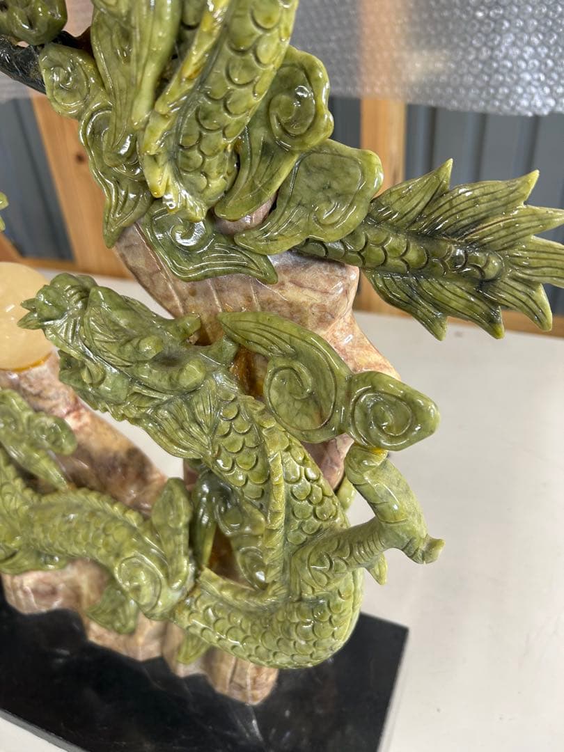 あ*し様 翡翠製ドラゴン彫刻置物