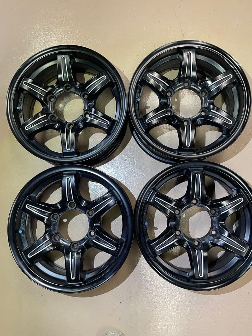 ハイエース200系１５インチホイール、中古