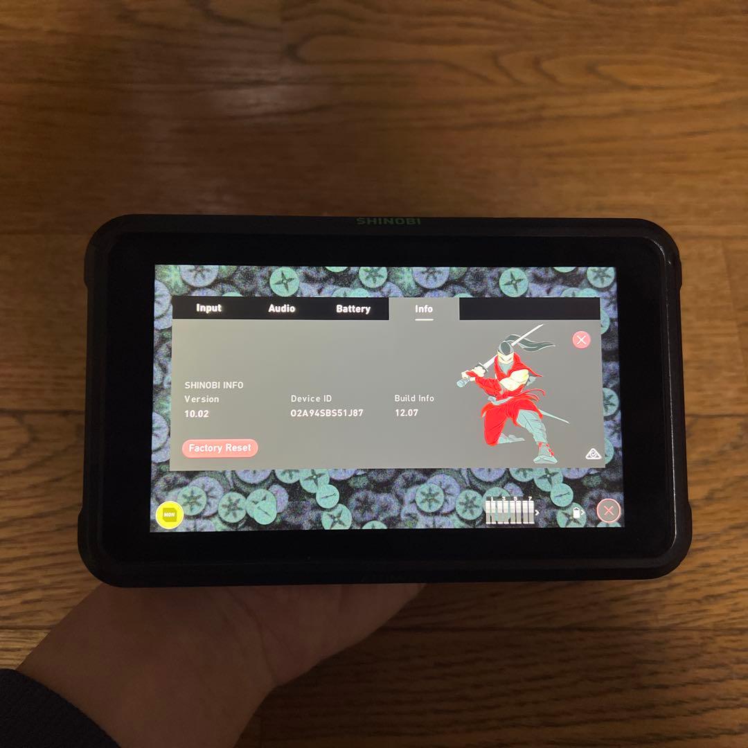 Atomos Shinobi バッテリー2個付き