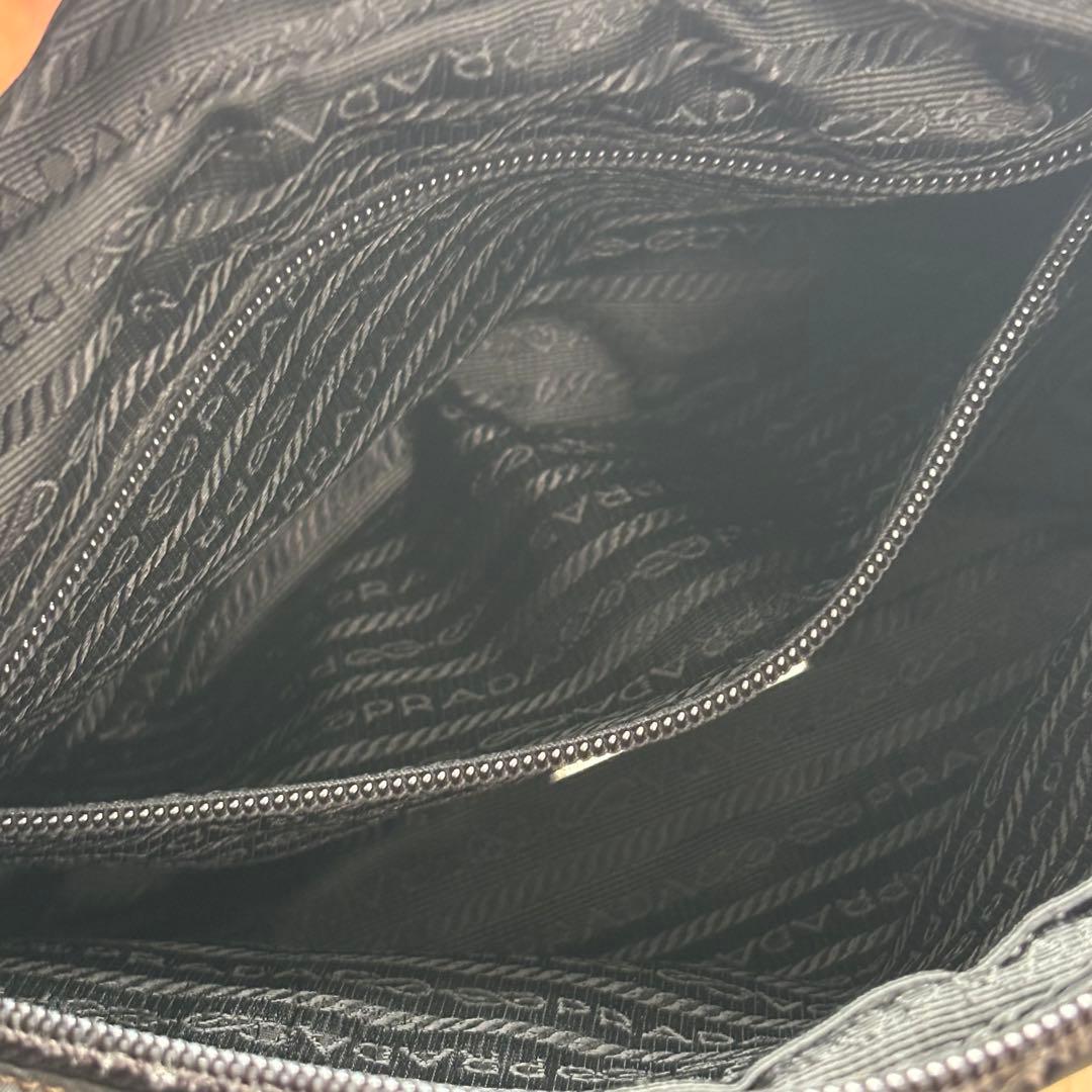 PRADA プラダ ナイロン ロゴプレート 三角プレート ショルダーバッグ