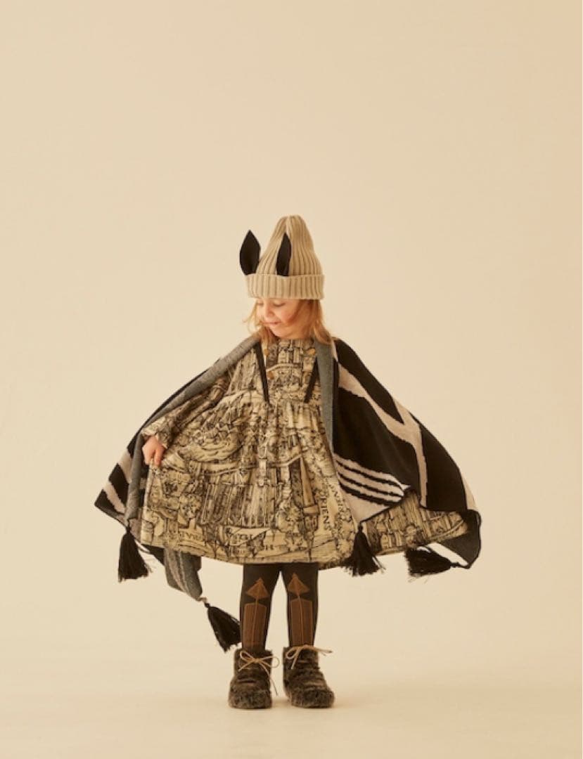 新品　幾何学模様　タッセル付き　スカーフ　エルフィンフォルク　マフラー　ストール