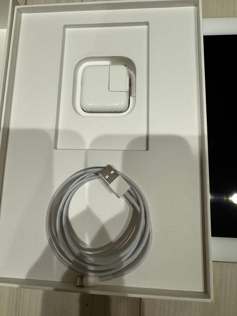 Apple iPad (第6世代）128GB MRJP2J/A ピンクゴールド