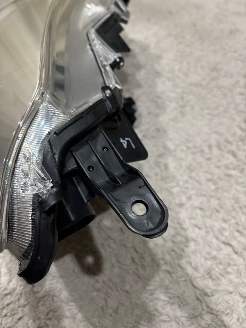 130系 後期 ヴィッツ 純正ヘッドライト 左
