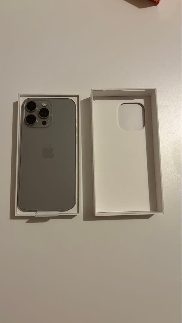 F*s様 iPhone 15 Pro Max 256GB ナチュラルチタニウム