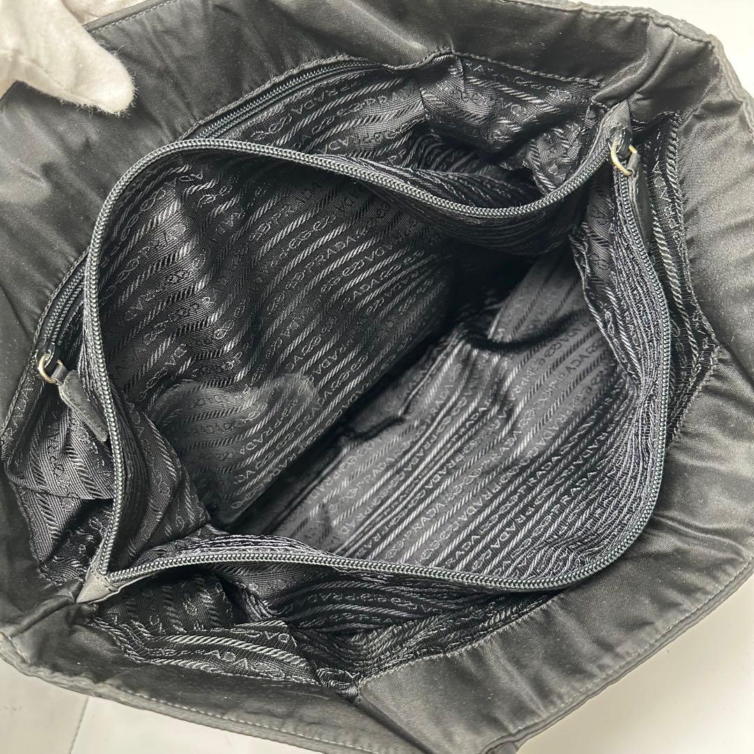 PRADA ビジネスバッグ 黒 大きめ　A4可　N2-8.5