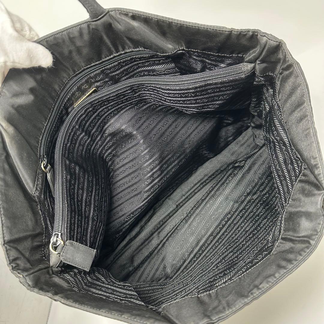 PRADA ビジネスバッグ 黒 大きめ　A4可　N2-8.5