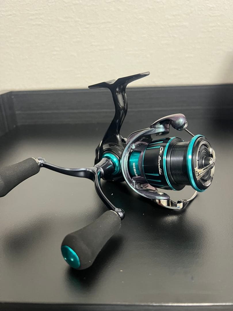 Daiwa 23エメラルダスRX LT2500-XH-DH スピニングリール美品