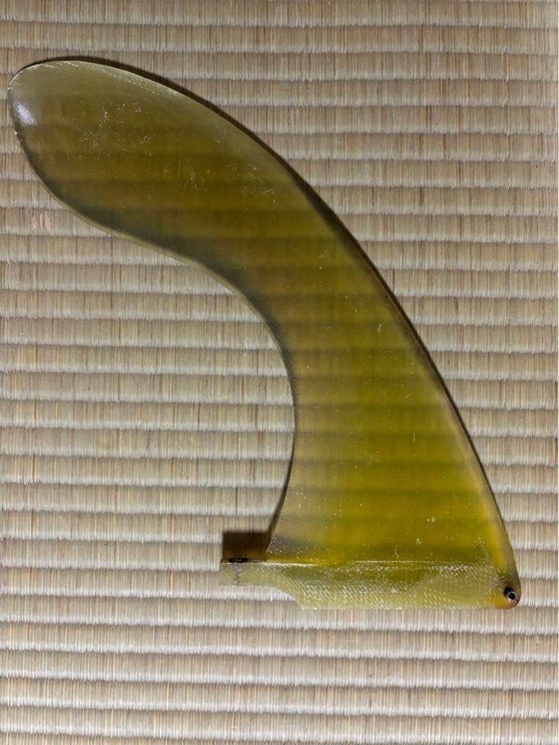 サーフボードフィン 透明な黄緑色