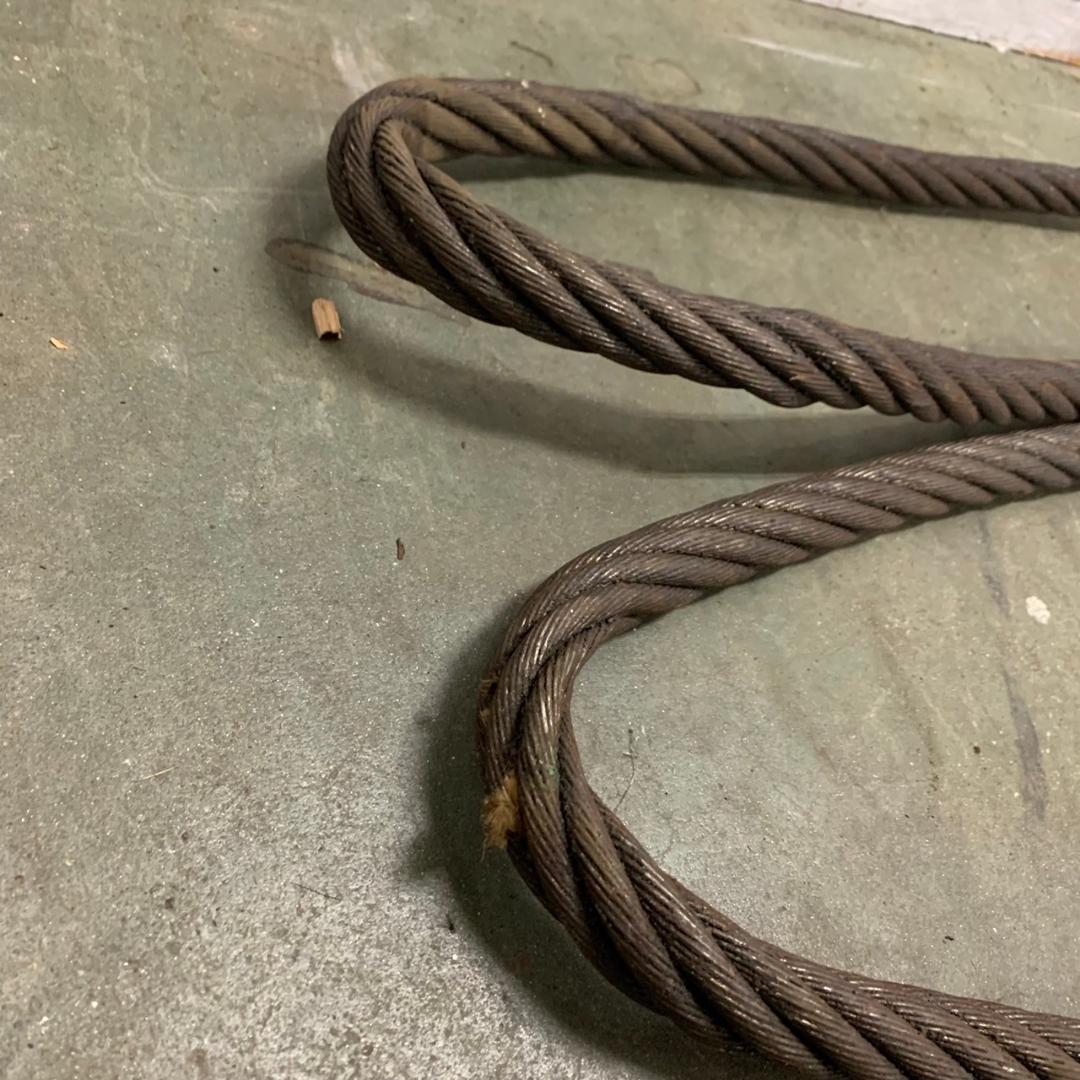 神鋼 ワイヤーロープ 牽引 玉掛け 28mm 2.5m 工事用材料 ①