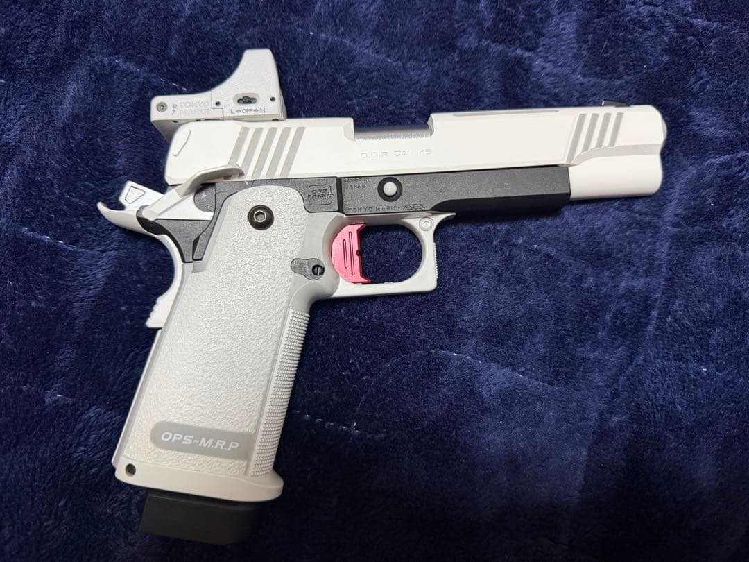 兵*長様 ハイキャパDORホワイト　マイクロプロサイト付