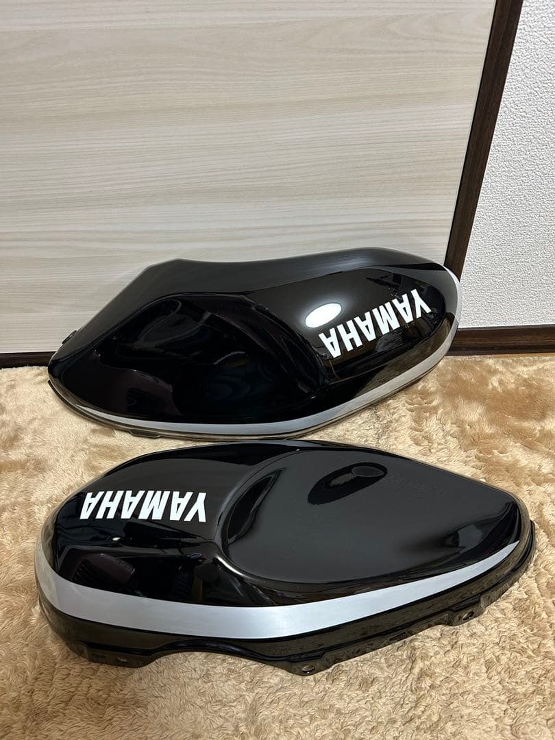 YAMAHA バイク タンク 黒 シルバー