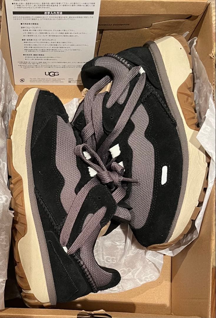 UGG ブラック スニーカー　RETROFI LOW