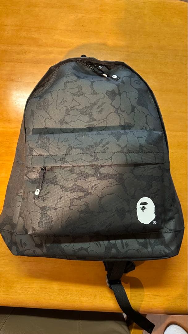 A ￼BATHING APE カモフラージュリュックブラック カレンダー付き