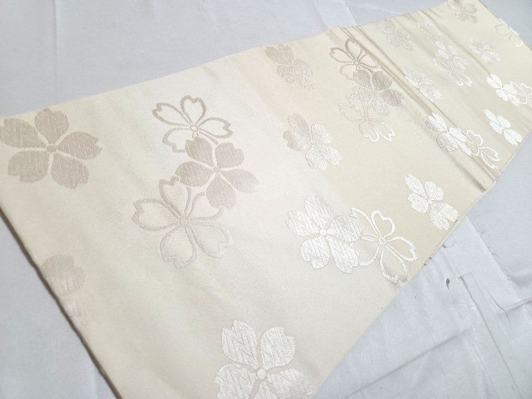 D 桜の花模様 白色 ワントーン 全通 正絹 カジュアルな名古屋帯