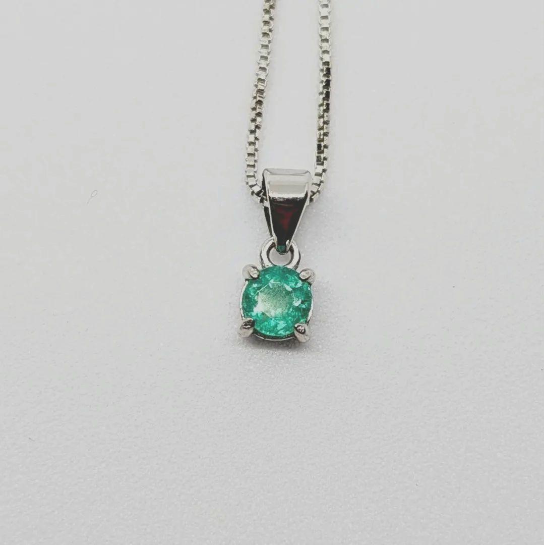 あ*ん様 エメラルド　シルバー925 ネックレス