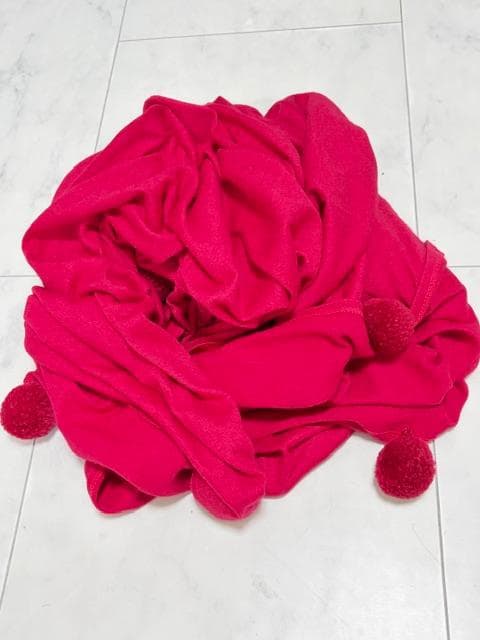 新品未使用★レオナール ウール＆シルク 大判スクエアストール 赤紫 ボンボン付