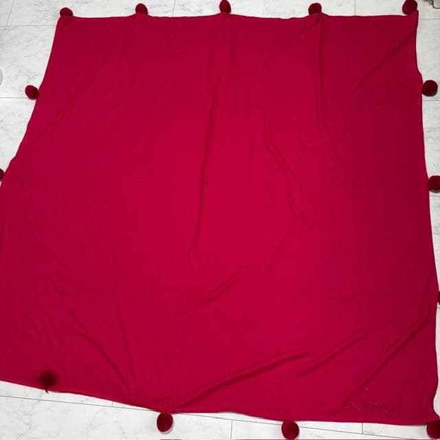 新品未使用★レオナール ウール＆シルク 大判スクエアストール 赤紫 ボンボン付