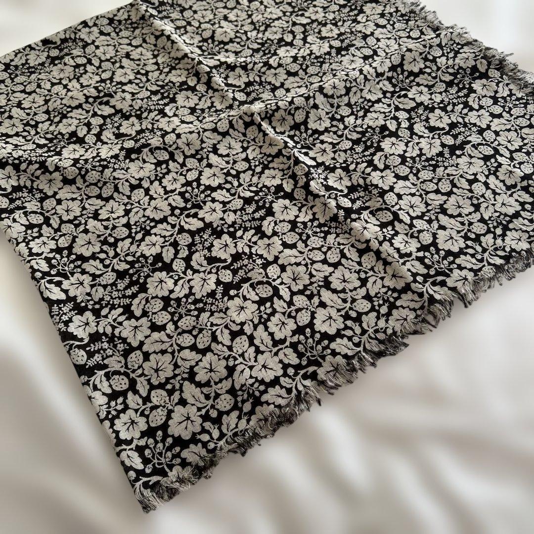 オールドマンズテーラー ワイルドベリー　ハンドプリント　ガーゼショール