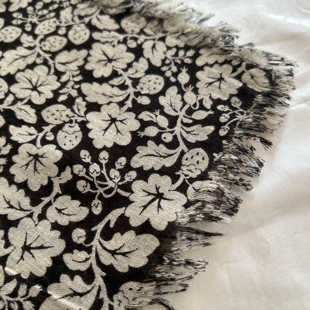 オールドマンズテーラー ワイルドベリー　ハンドプリント　ガーゼショール