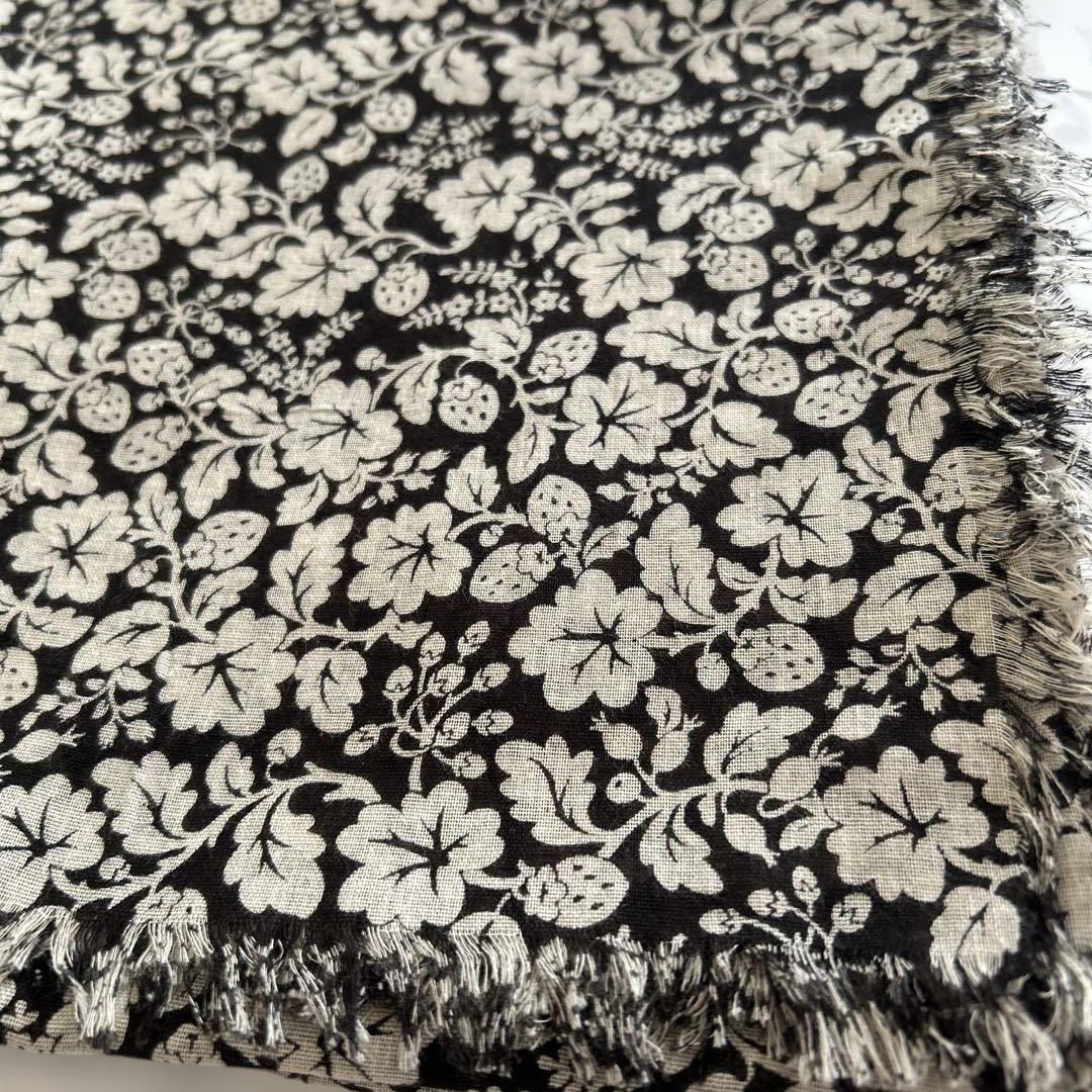 オールドマンズテーラー ワイルドベリー　ハンドプリント　ガーゼショール