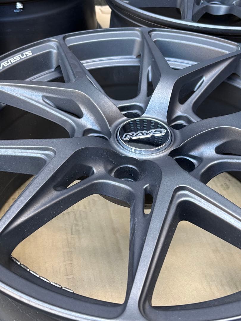 「にゃんた」 RAYS VERSUS VV21S 18インチ ベルサス