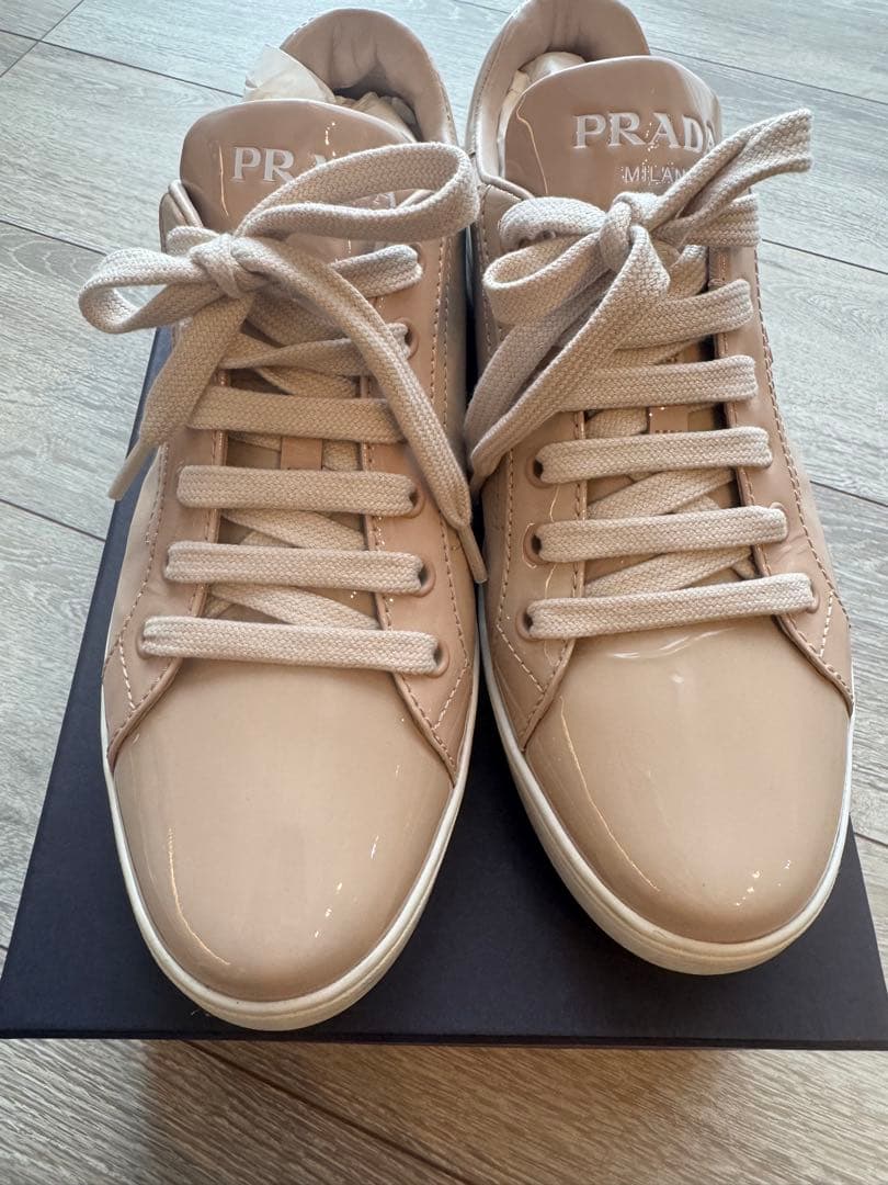 プラダスニーカー37