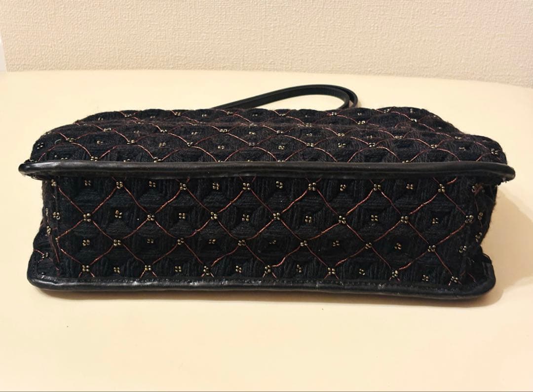 ボッテガヴェネタ ハンドバッグ 肩掛け 黒 ニット×ビーズ×ラメ刺繍×レザー