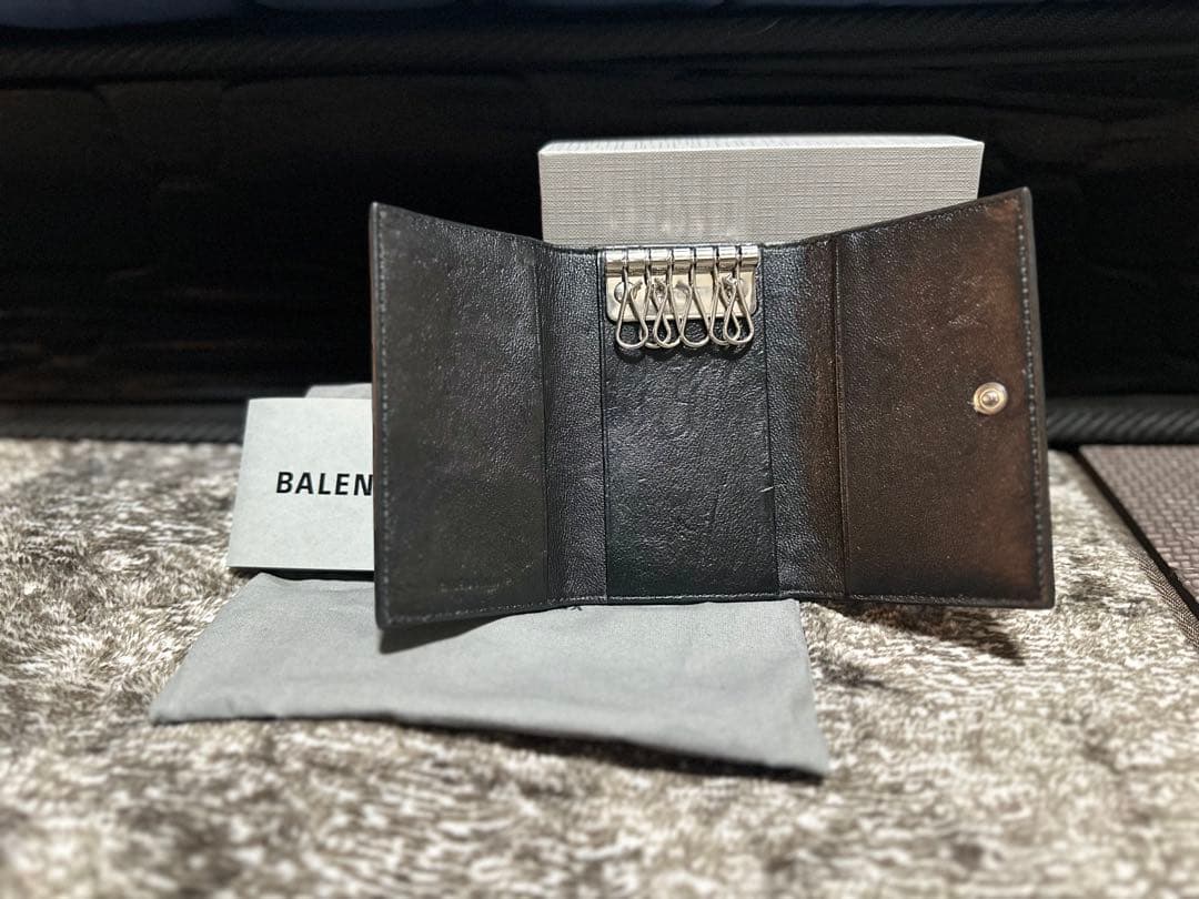 BALENCIAGA ブラックキーケース