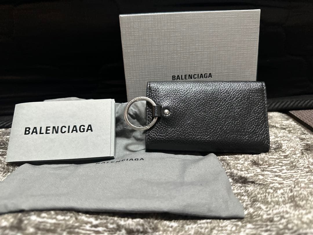 BALENCIAGA ブラックキーケース