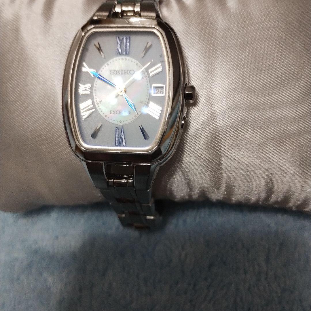 希少セイコーSEIKOエクセリーヌEXCELINE　白蝶貝チタン定価132000