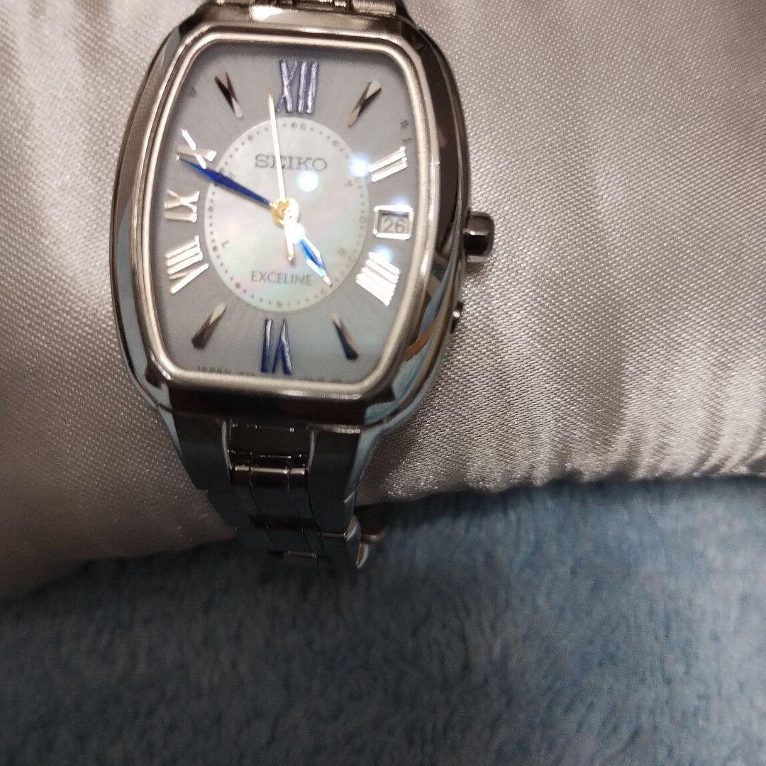 希少セイコーSEIKOエクセリーヌEXCELINE　白蝶貝チタン定価132000
