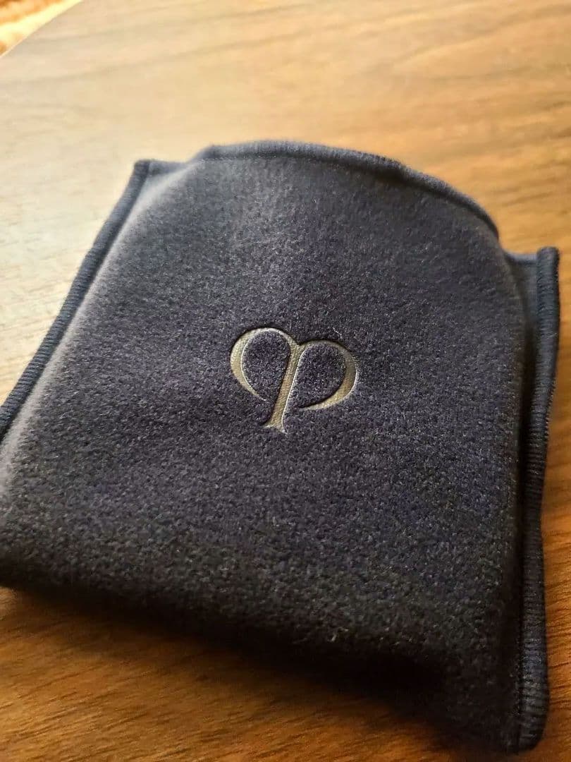 【美品】クレ・ド・ポー ボーテ プードルコンパクトエサンシエルｎ