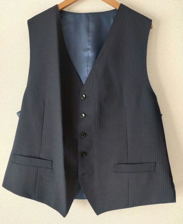 ★【未使用】ビジネススーツ 　3ピース　ストライプ　ネイビー　BB7