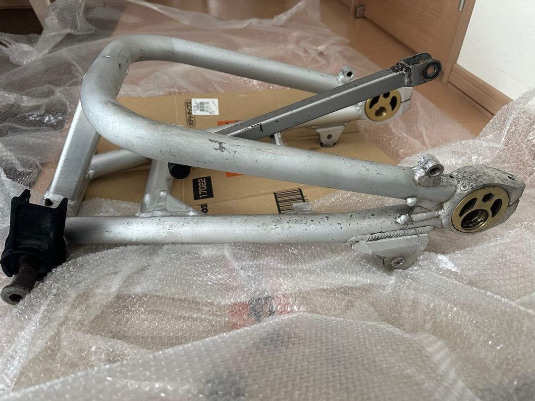 ZRX1100スイングアーム