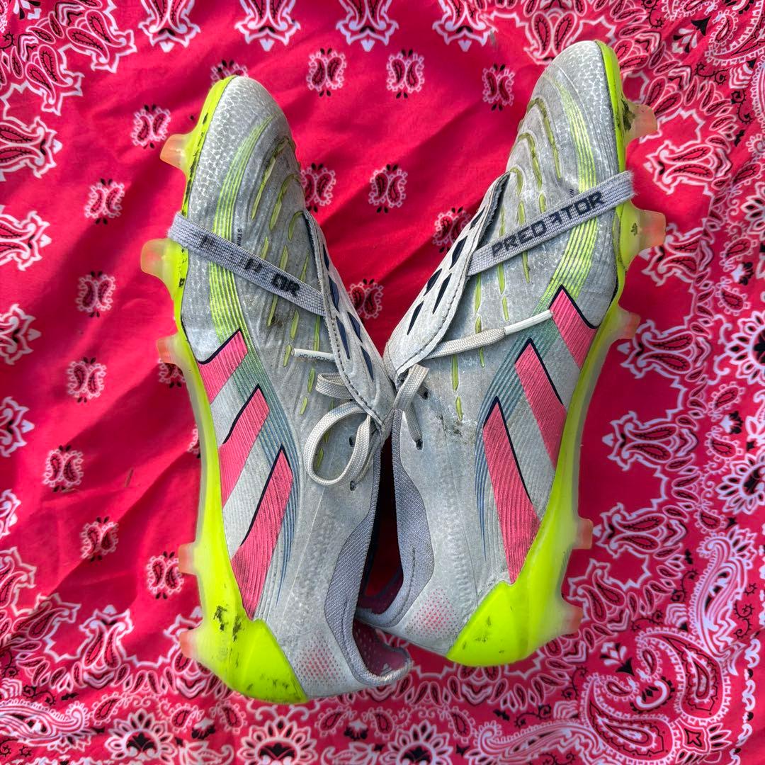 adidas Predator サッカーシューズ