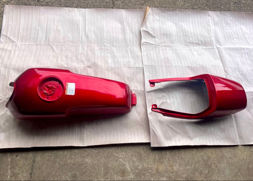 RZ50 外装セット　キャンディーレッド　RA01J RA02J タンク　テール